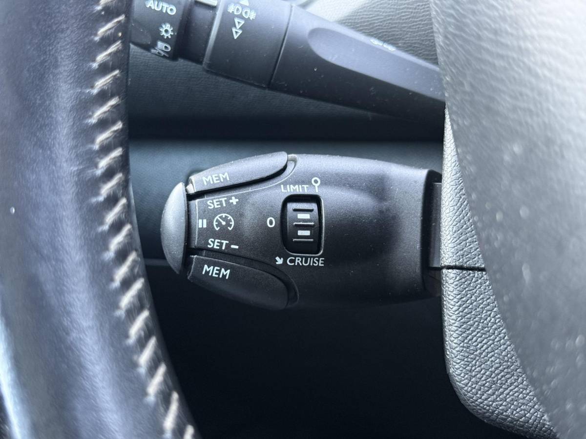 Peugeot 308 Peugeot 308 1.2 PureTech Blue Lease Premium Pano|Clima|Cruise|Trekhaak|PDC|Elek ramen|Lm velgen|D-riem vv in 2024|APK tot 09-2027