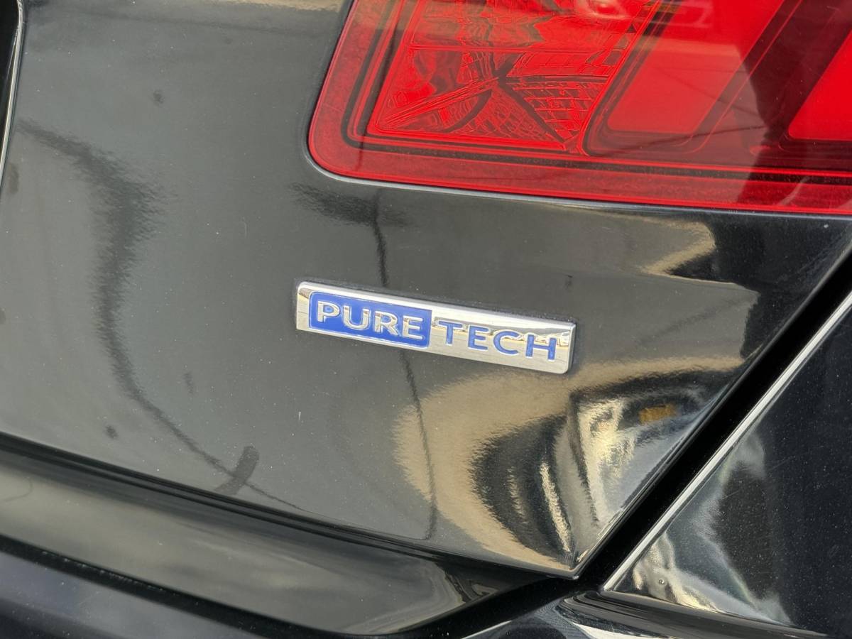 Peugeot 308 Peugeot 308 1.2 PureTech Blue Lease Premium Pano|Clima|Cruise|Trekhaak|PDC|Elek ramen|Lm velgen|D-riem vv in 2024|APK tot 09-2027