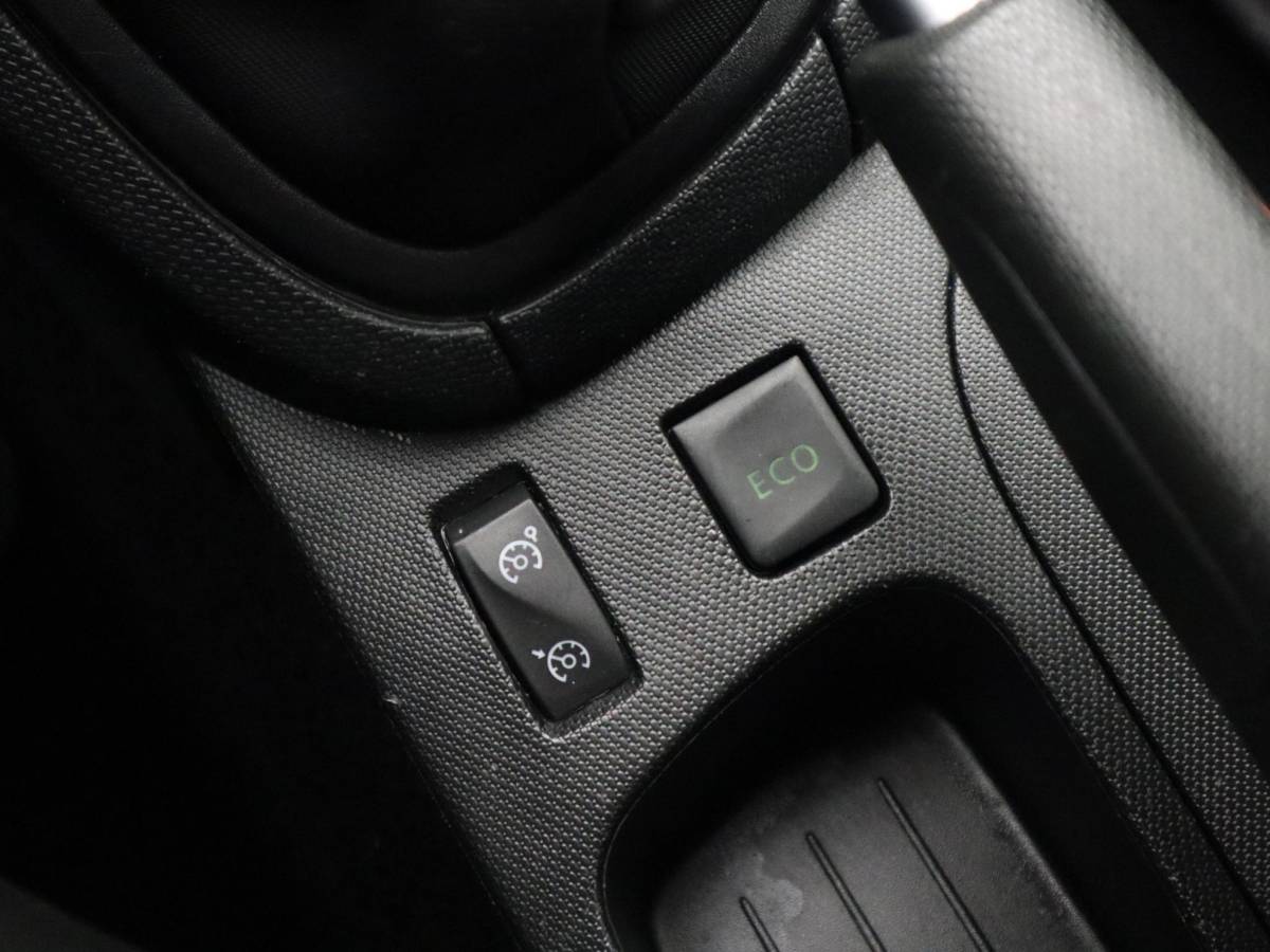 Renault Clio Renault Clio 0.9 TCe Expression TREKHAAK / AIRCO / NAVI / BLUETOOTH / CRUISE / NL-AUTO