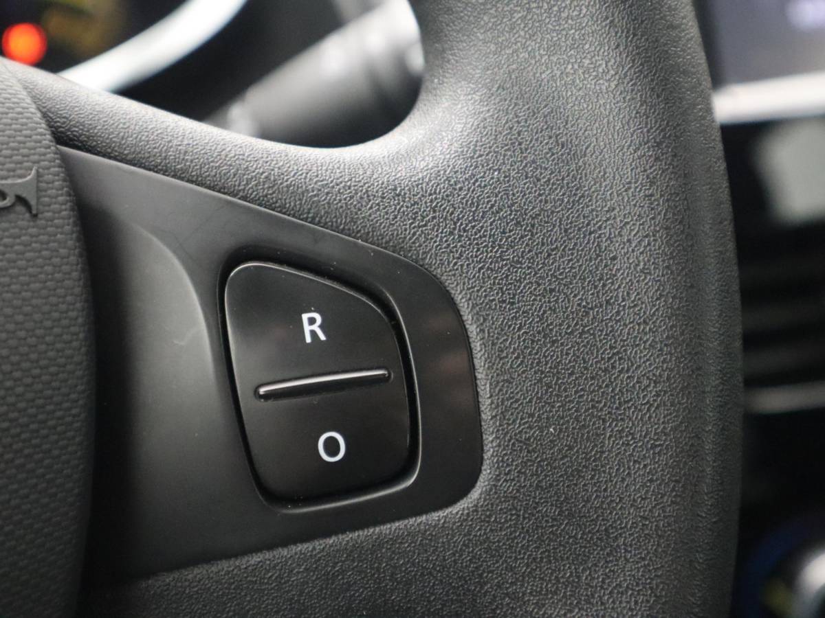 Renault Clio Renault Clio 0.9 TCe Expression TREKHAAK / AIRCO / NAVI / BLUETOOTH / CRUISE / NL-AUTO