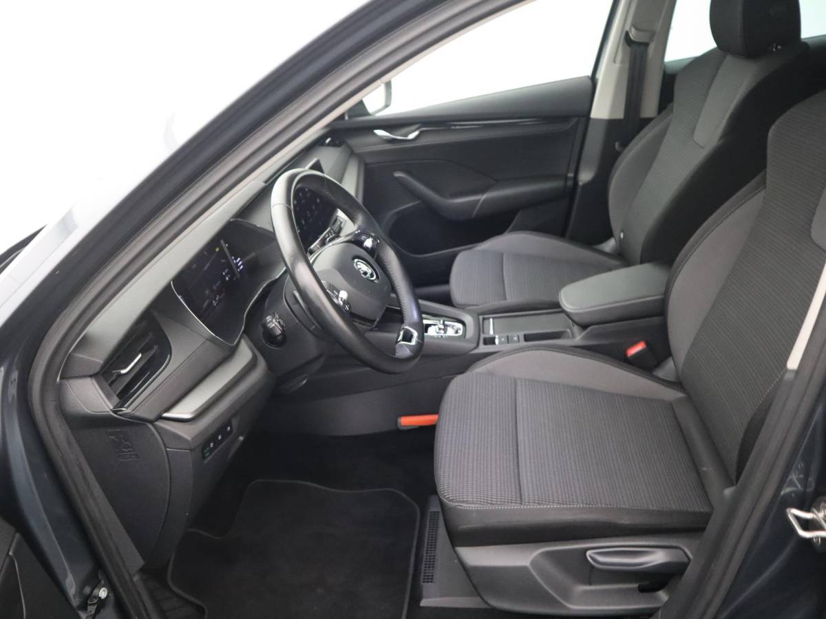 Škoda Octavia Skoda Octavia Combi 1.0 e-TSI Business Edition AUTOMAAT / TREKHAAK / FULL LED / CARPLAY / NAVI / CLIMA / PDC / NL-AUTO
