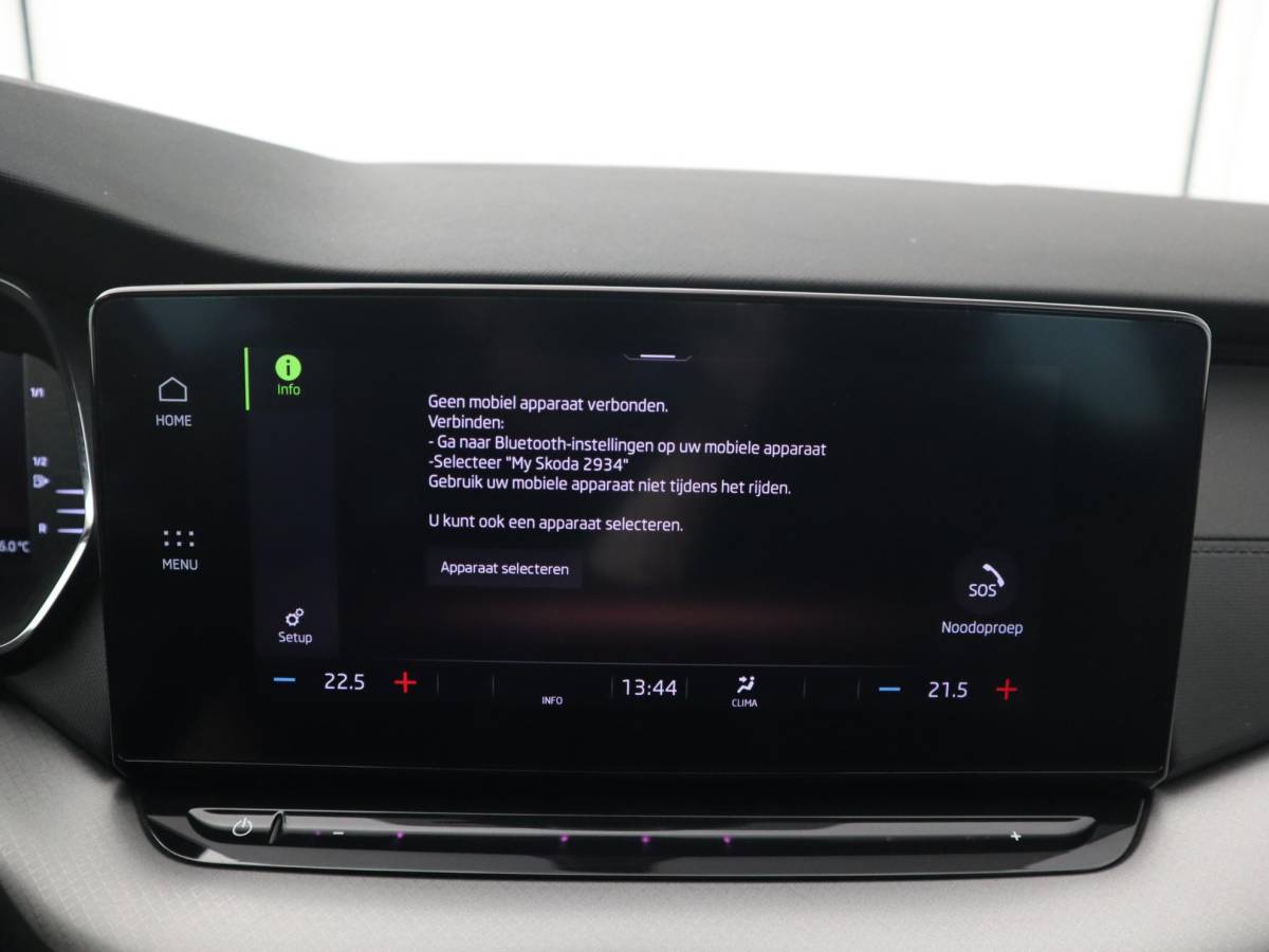 Škoda Octavia Skoda Octavia Combi 1.0 e-TSI Business Edition AUTOMAAT / TREKHAAK / FULL LED / CARPLAY / NAVI / CLIMA / PDC / NL-AUTO