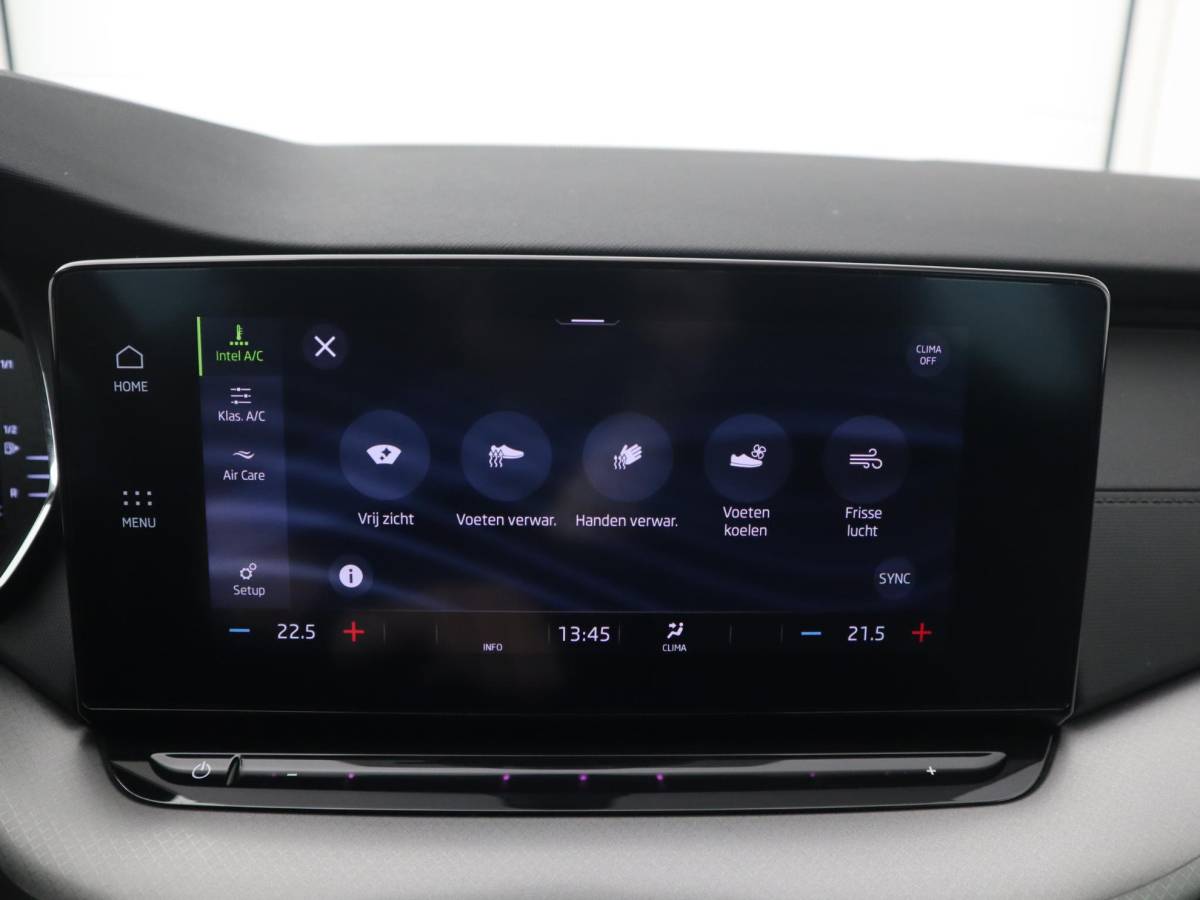 Škoda Octavia Skoda Octavia Combi 1.0 e-TSI Business Edition AUTOMAAT / TREKHAAK / FULL LED / CARPLAY / NAVI / CLIMA / PDC / NL-AUTO