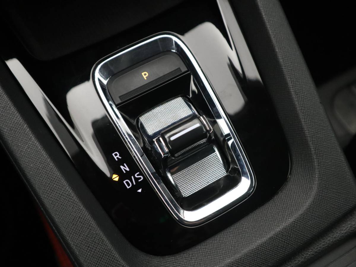 Škoda Octavia Skoda Octavia Combi 1.0 e-TSI Business Edition AUTOMAAT / TREKHAAK / FULL LED / CARPLAY / NAVI / CLIMA / PDC / NL-AUTO