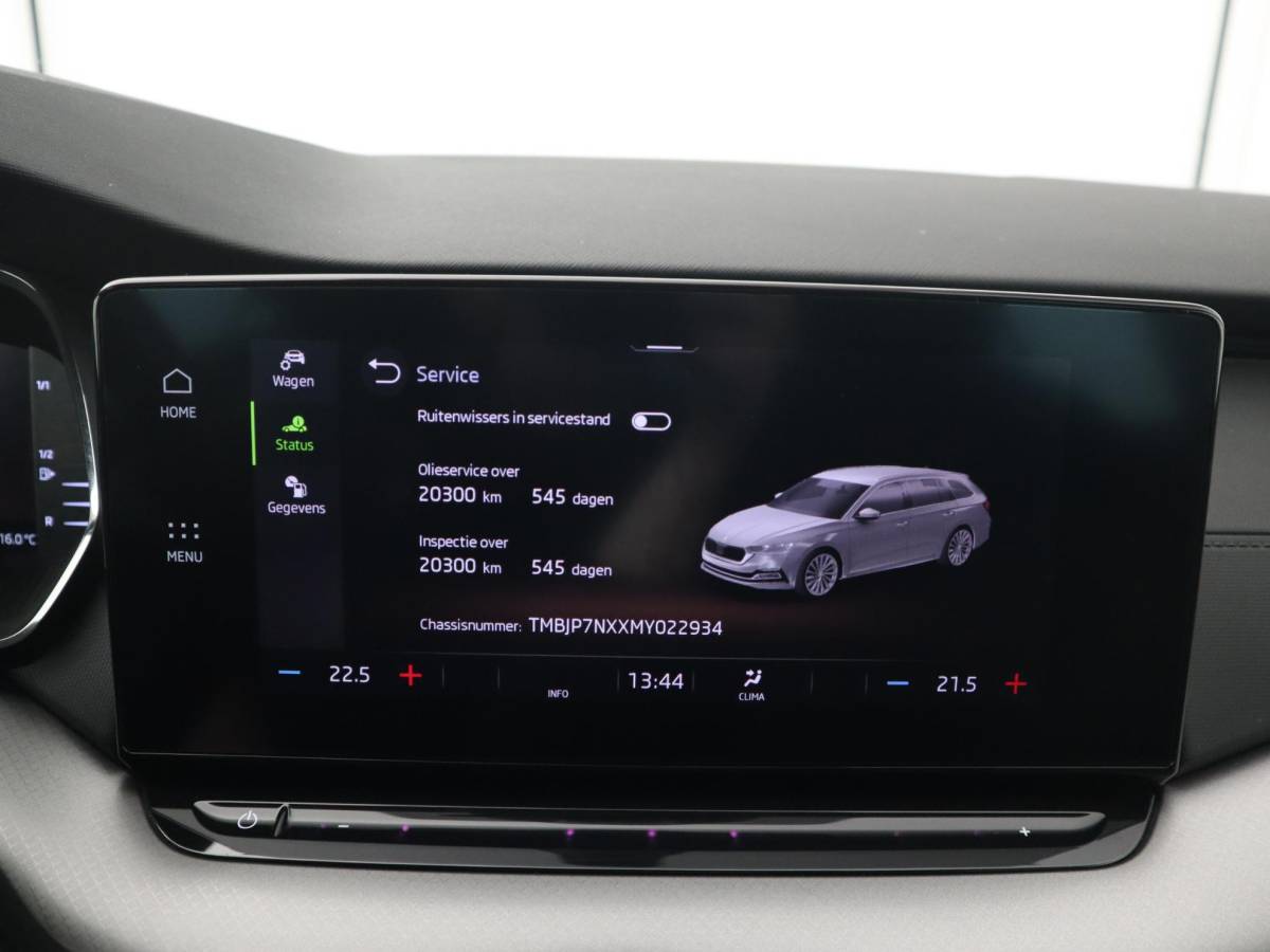 Škoda Octavia Skoda Octavia Combi 1.0 e-TSI Business Edition AUTOMAAT / TREKHAAK / FULL LED / CARPLAY / NAVI / CLIMA / PDC / NL-AUTO