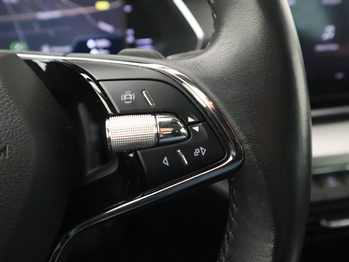 Škoda Octavia Skoda Octavia Combi 1.0 e-TSI Business Edition AUTOMAAT / TREKHAAK / FULL LED / CARPLAY / NAVI / CLIMA / PDC / NL-AUTO