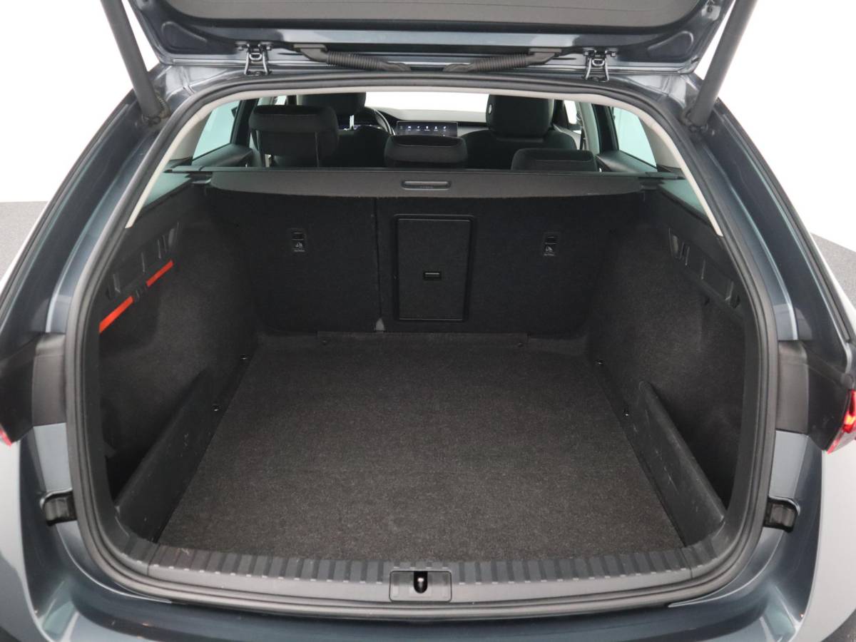 Škoda Octavia Skoda Octavia Combi 1.0 e-TSI Business Edition AUTOMAAT / TREKHAAK / FULL LED / CARPLAY / NAVI / CLIMA / PDC / NL-AUTO