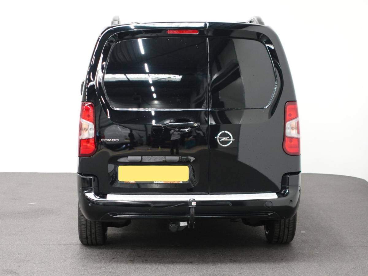 Opel Combo Opel Combo Opel Combo 1.5D 130 pk Aut-8 L2H1 Edition Airco Bluetooth Navi Camera PDC 2-zits