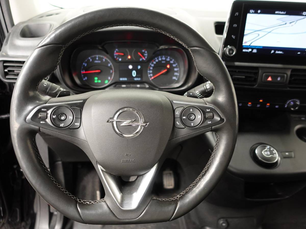 Opel Combo Opel Combo Opel Combo 1.5D 130 pk Aut-8 L2H1 Edition Airco Bluetooth Navi Camera PDC 2-zits