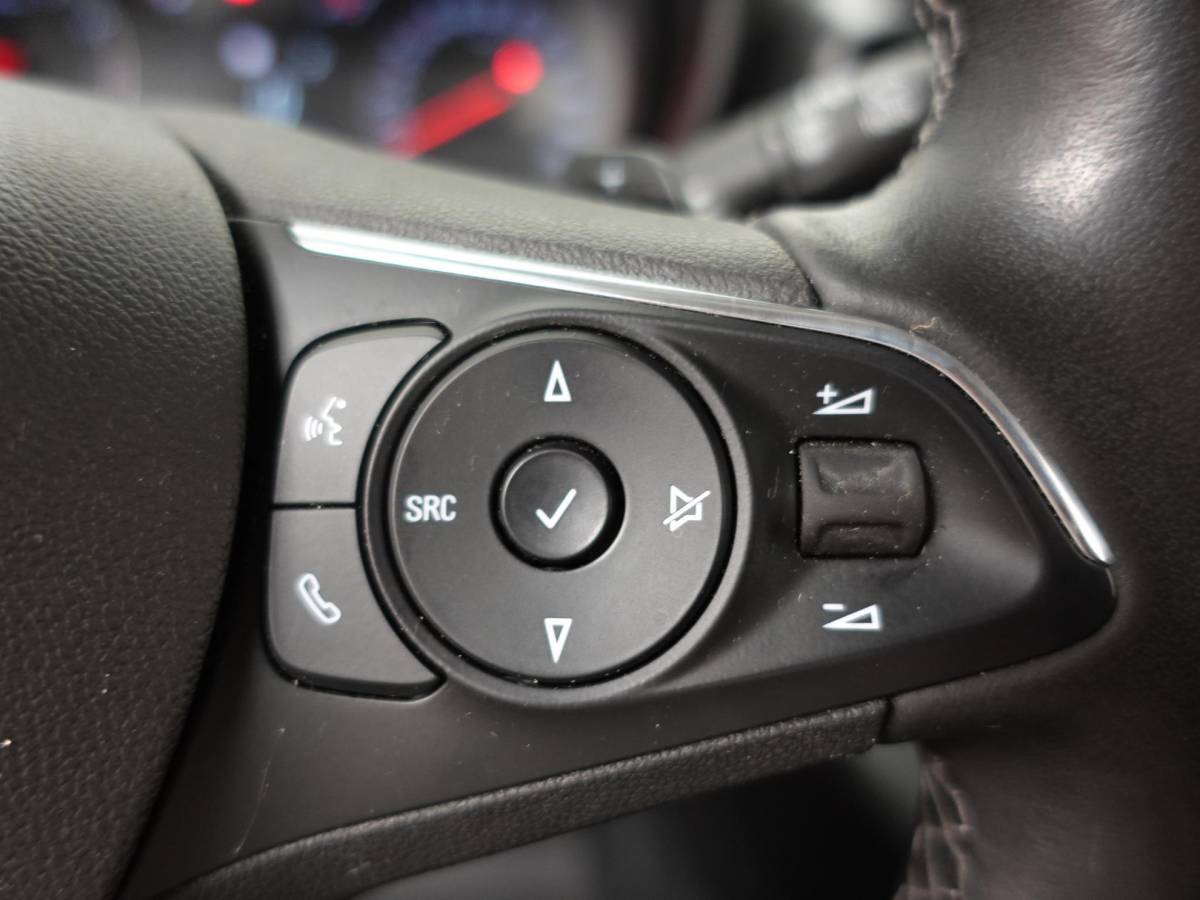 Opel Combo Opel Combo Opel Combo 1.5D 130 pk Aut-8 L2H1 Edition Airco Bluetooth Navi Camera PDC 2-zits