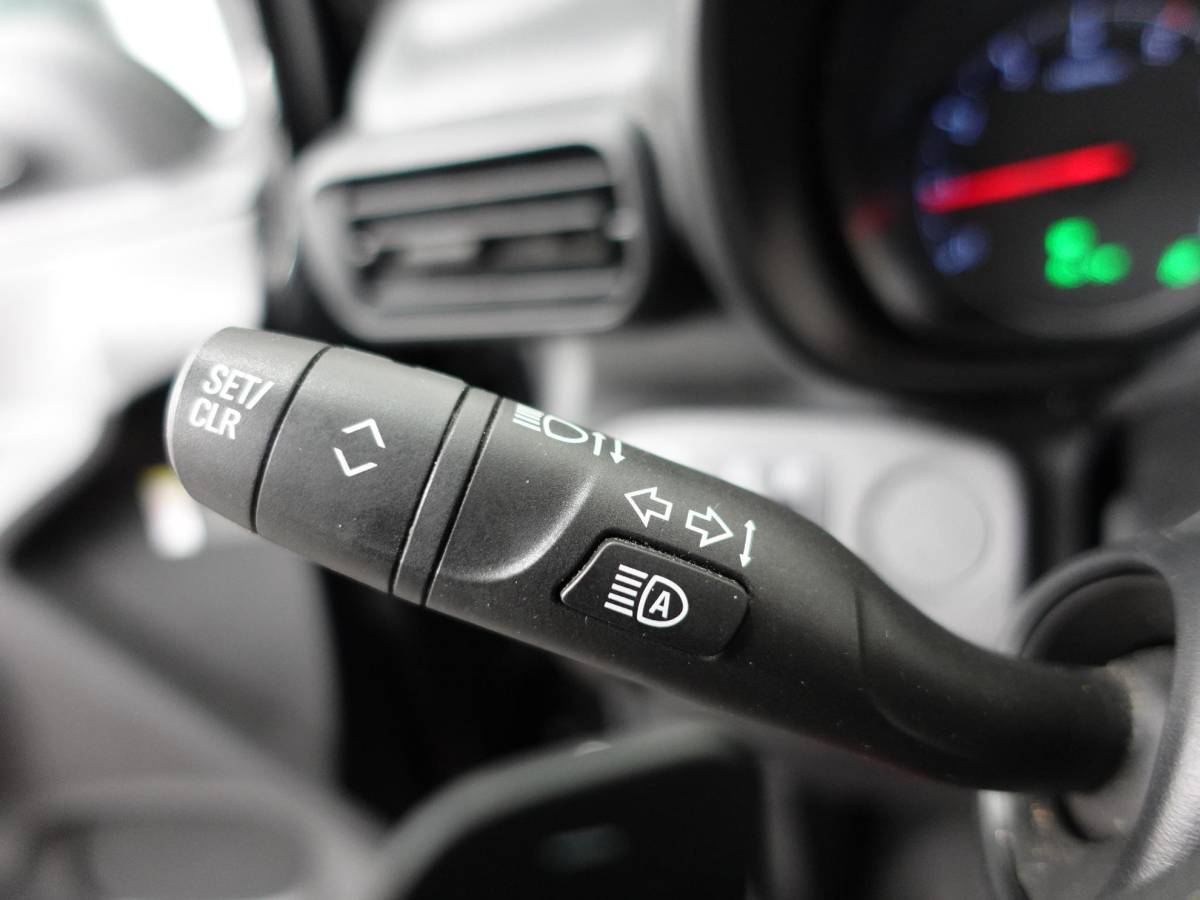 Opel Combo Opel Combo Opel Combo 1.5D 130 pk Aut-8 L2H1 Edition Airco Bluetooth Navi Camera PDC 2-zits