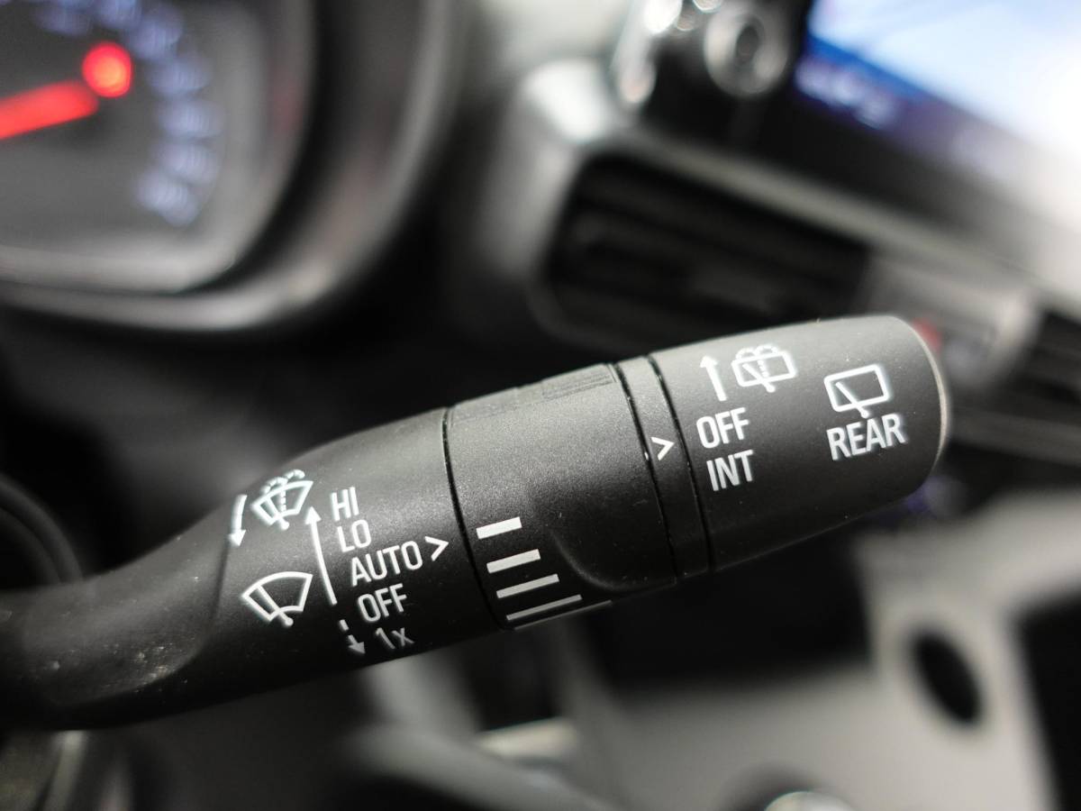 Opel Combo Opel Combo Opel Combo 1.5D 130 pk Aut-8 L2H1 Edition Airco Bluetooth Navi Camera PDC 2-zits
