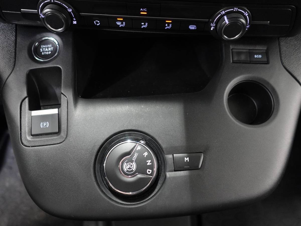 Opel Combo Opel Combo Opel Combo 1.5D 130 pk Aut-8 L2H1 Edition Airco Bluetooth Navi Camera PDC 2-zits