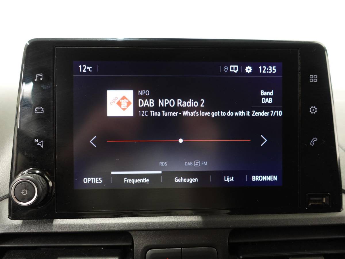 Opel Combo Opel Combo Opel Combo 1.5D 130 pk Aut-8 L2H1 Edition Trekhaak Navigatie Apple CarPlay Android Auto Camera Parkeerhulp Cruise Control Stuurverwarming Airco