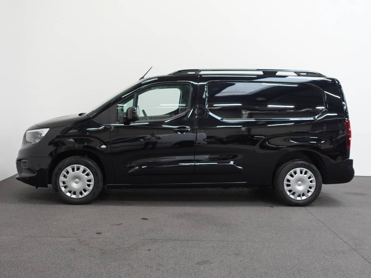Opel Combo Opel Combo Opel Combo 1.5D 130 pk Aut-8 L2H1 Edition Airco Bluetooth Navi Camera PDC 2-zits