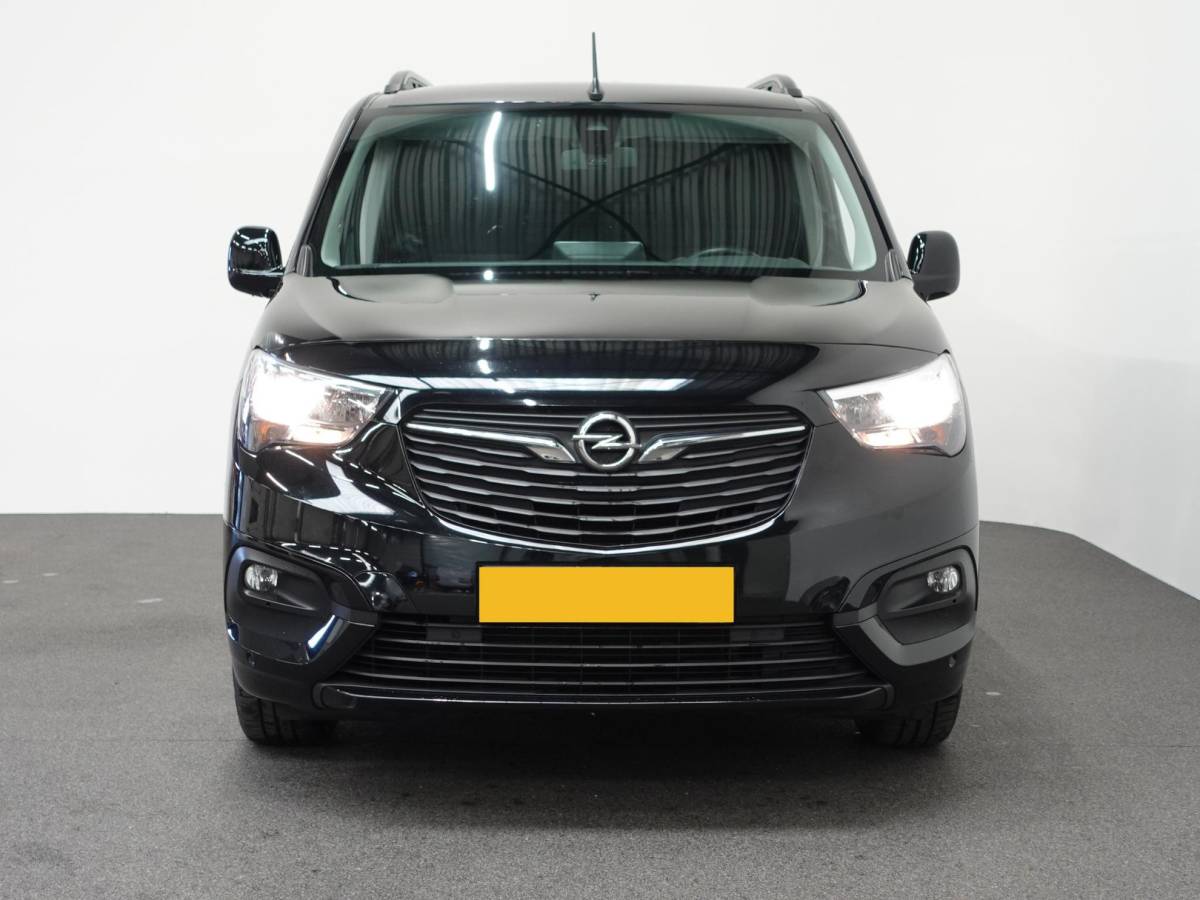 Opel Combo Opel Combo Opel Combo 1.5D 130 pk Aut-8 L2H1 Edition Airco Bluetooth Navi Camera PDC 2-zits