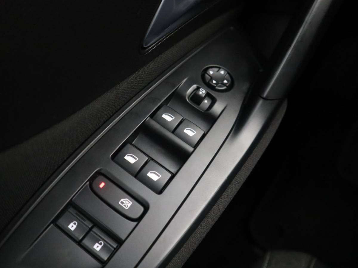Peugeot 308 Peugeot 308 SW 1.2 PureTech Active Pack Business FULL LED / CAMERA / CARPLAY / NAVI / CLIMA / PDC / BLUETOOTH / CRUISE / NL-AUTO