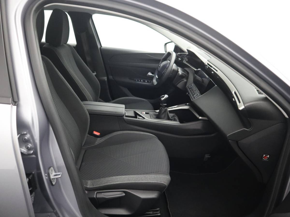Peugeot 308 Peugeot 308 SW 1.2 PureTech Active Pack Business FULL LED / CAMERA / CARPLAY / NAVI / CLIMA / PDC / BLUETOOTH / CRUISE / NL-AUTO