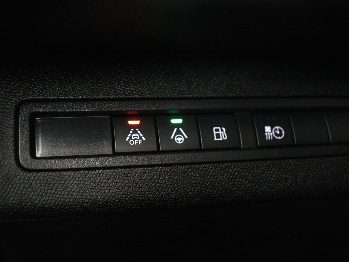 Peugeot 3008 Peugeot 3008 1.6 HYbrid4 300 Première Pack | SOH 93,8% | Panoramadak | Leder/alacantara |  Memory | Stoelverwarming | Carplay | 360 camera | Trekhaak | PHEV