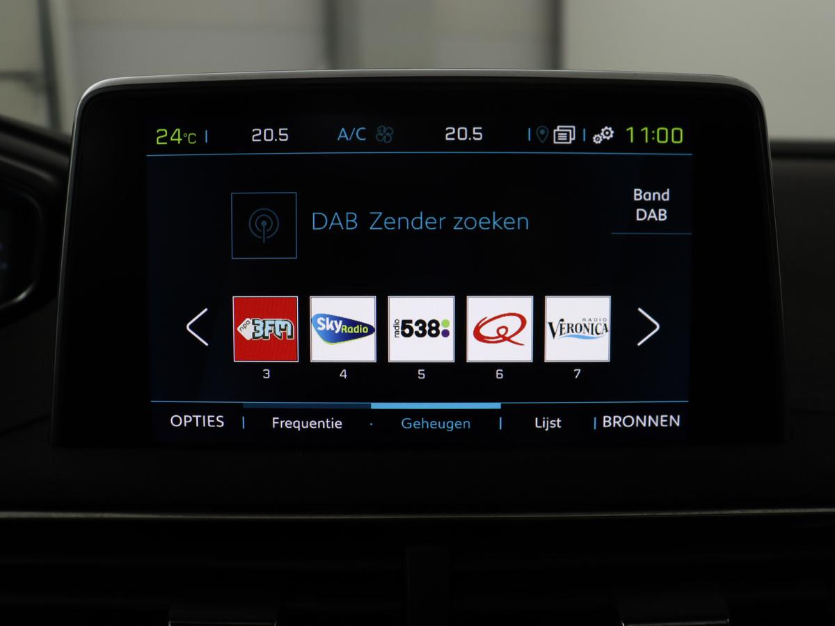Peugeot 3008 Peugeot 3008 1.6 HYbrid4 300 Première Pack | SOH 93,8% | Panoramadak | Leder/alacantara |  Memory | Stoelverwarming | Carplay | 360 camera | Trekhaak | PHEV
