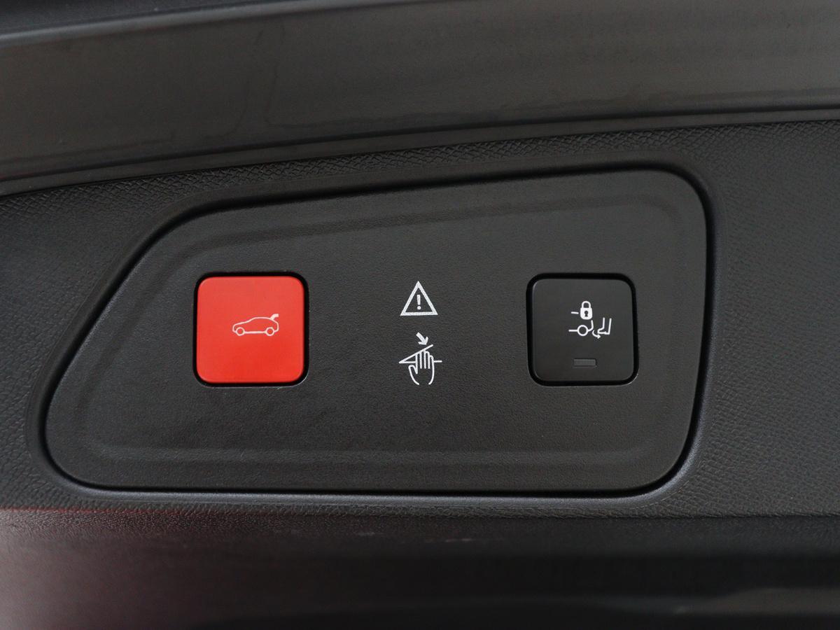 Peugeot 3008 Peugeot 3008 1.6 HYbrid4 300 Première Pack | SOH 93,8% | Panoramadak | Leder/alacantara |  Memory | Stoelverwarming | Carplay | 360 camera | Trekhaak | PHEV