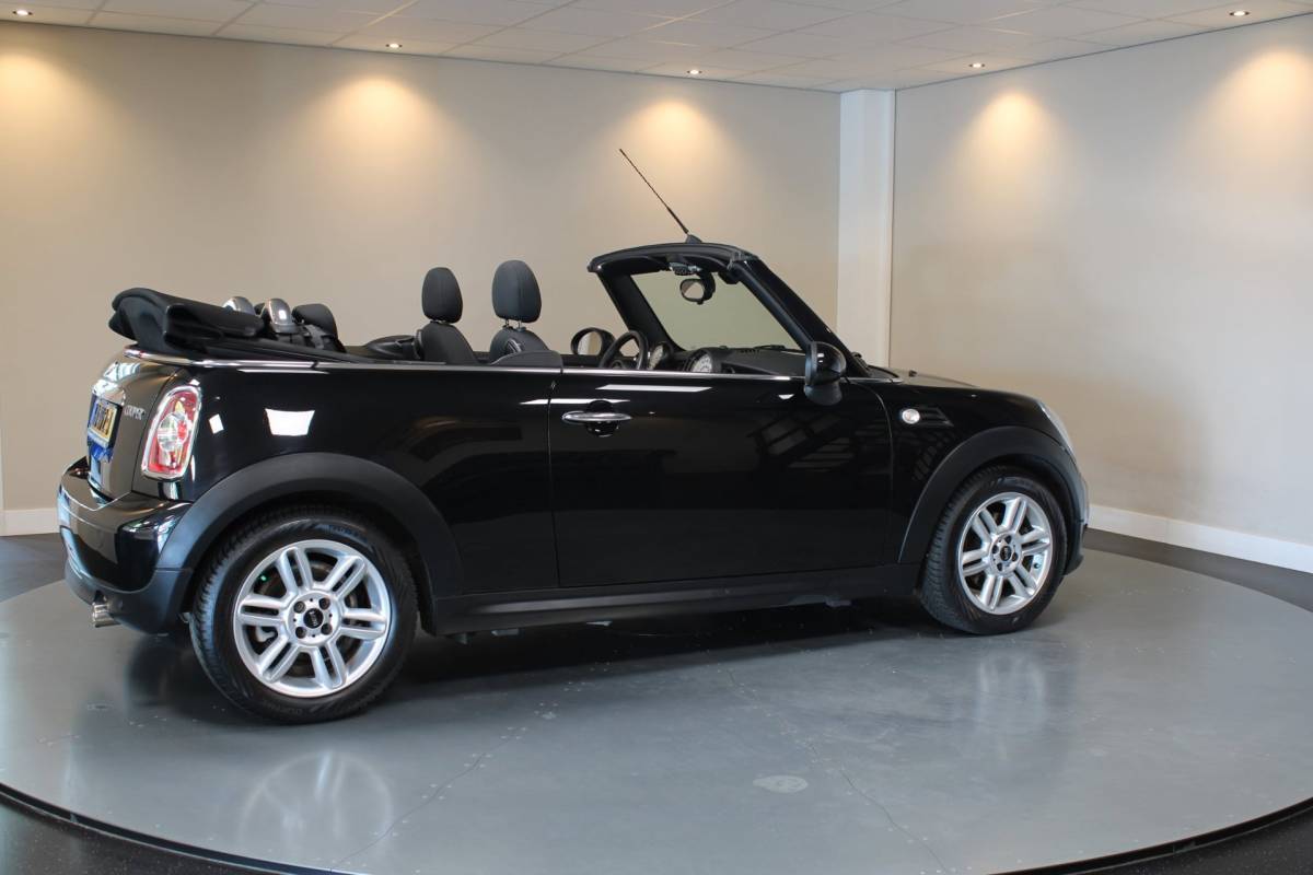 MINI Cooper Cabrio Mini Cabrio 1.6 Cooper Chili *Sfeerverlichting* Stoelverw.|Climate|Cruise|PDC|Half-Leder|6-Bak|Autom.Verlichting/Ruitenwissers