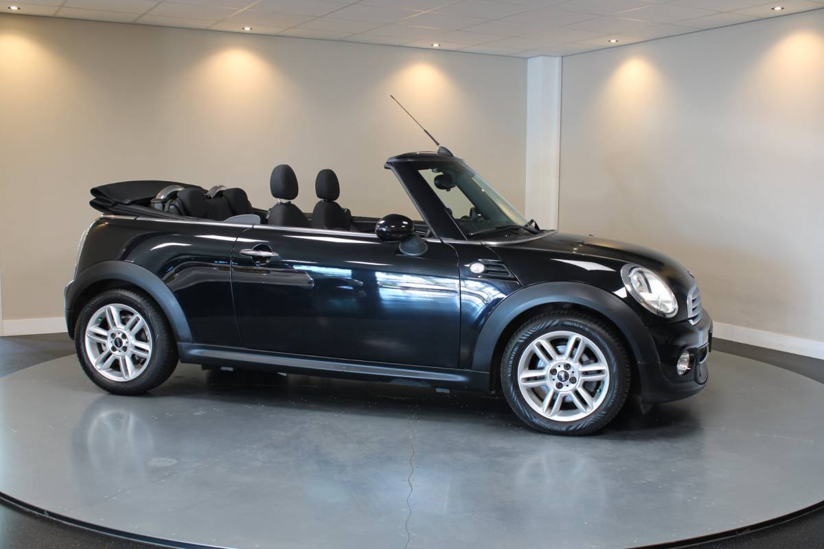 MINI Cooper Cabrio Mini Cabrio 1.6 Cooper Chili *Sfeerverlichting* Stoelverw.|Climate|Cruise|PDC|Half-Leder|6-Bak|Autom.Verlichting/Ruitenwissers