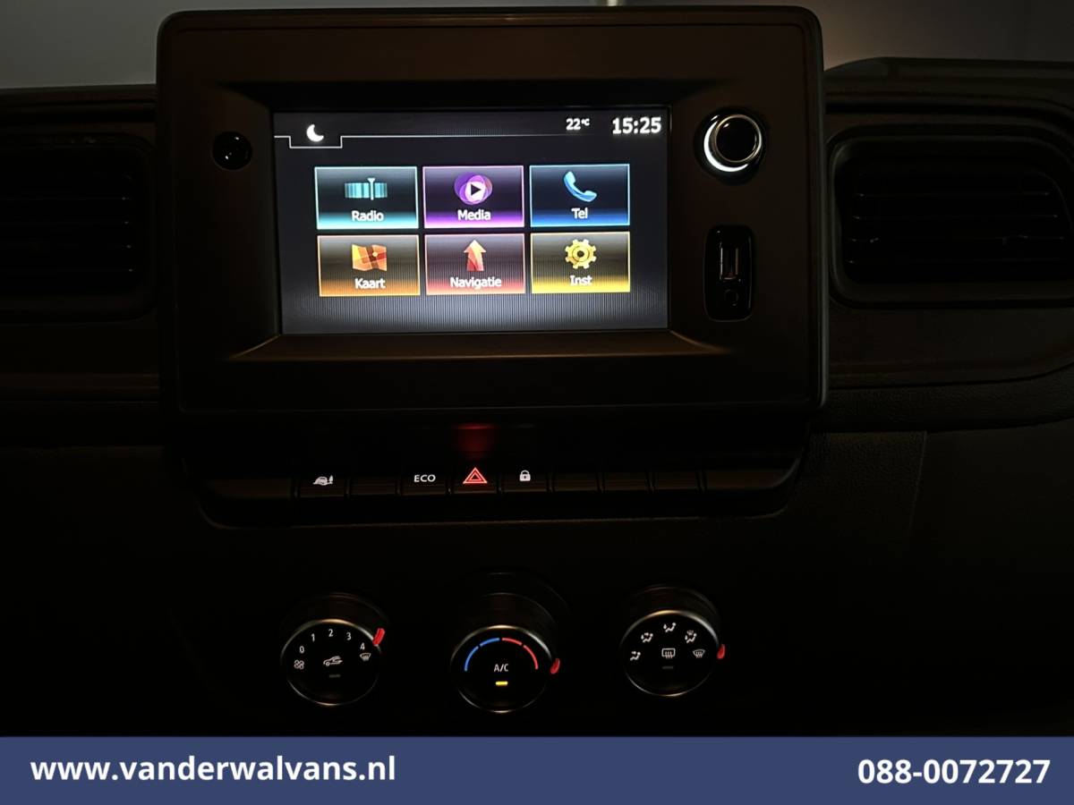 Renault Master Renault Master 2.3 dCi 136pk L2H2 Euro6 Airco | Navigatie | Camera | Trekhaak | Cruisecontrol Parkeersensoren, Bijrijdersbank