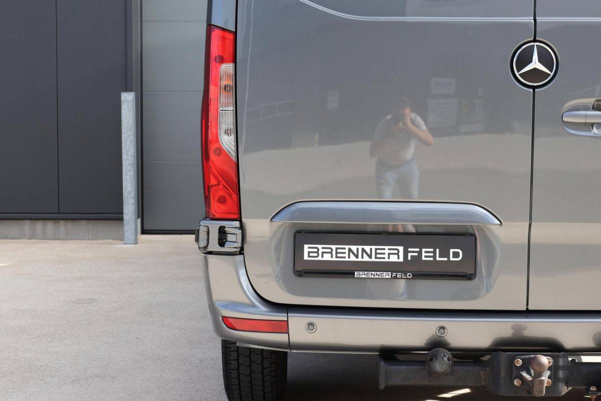 Mercedes-Benz Sprinter Mercedes Sprinter bestel 319 1.9 CDI L2H2 / LED / Geveerde Stoel / Groot Navi / Leer / Camera
