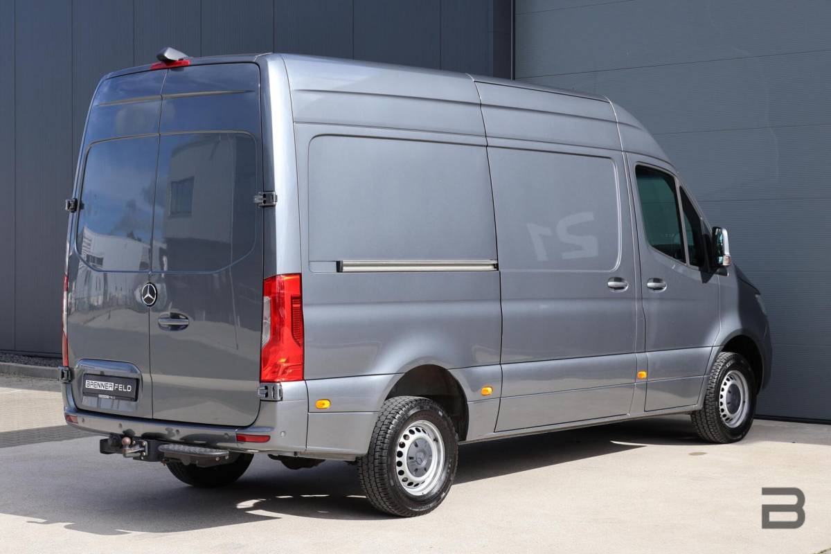 Mercedes-Benz Sprinter Mercedes Sprinter bestel 319 1.9 CDI L2H2 / LED / Geveerde Stoel / Groot Navi / Leer / Camera