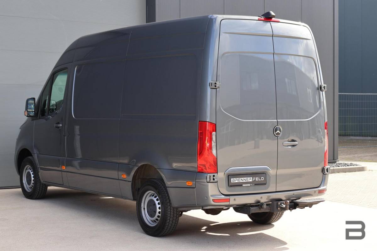 Mercedes-Benz Sprinter Mercedes Sprinter bestel 319 1.9 CDI L2H2 / LED / Geveerde Stoel / Groot Navi / Leer / Camera