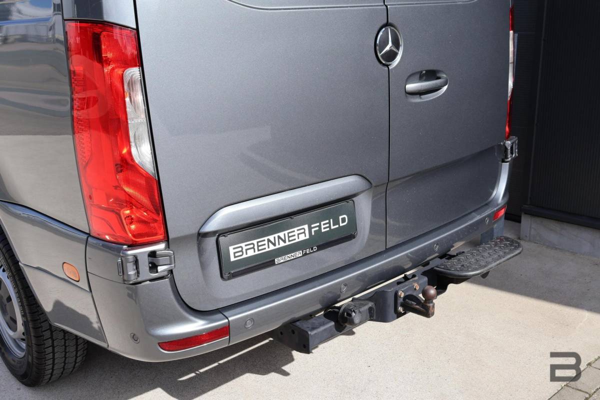 Mercedes-Benz Sprinter Mercedes Sprinter bestel 319 1.9 CDI L2H2 / LED / Geveerde Stoel / Groot Navi / Leer / Camera
