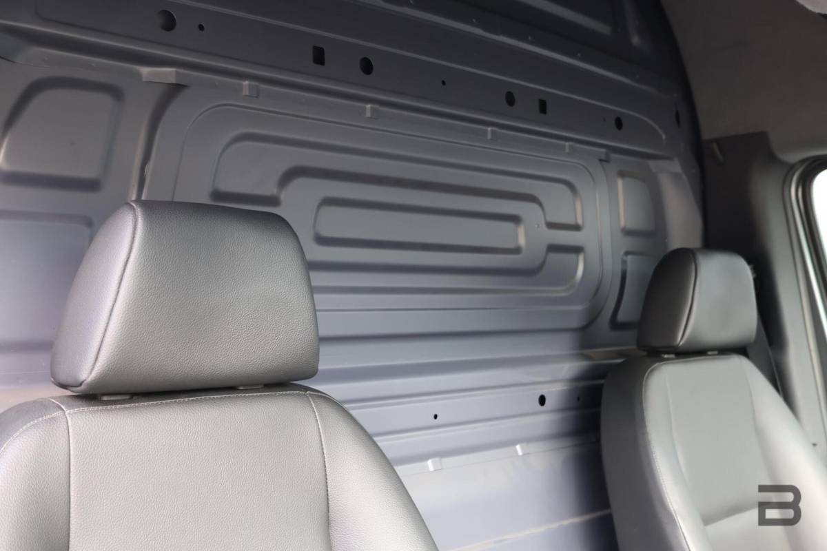 Mercedes-Benz Sprinter Mercedes Sprinter bestel 319 1.9 CDI L2H2 / LED / Geveerde Stoel / Groot Navi / Leer / Camera