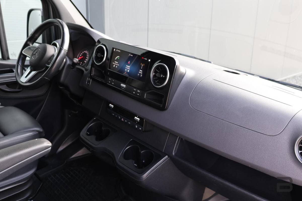 Mercedes-Benz Sprinter Mercedes Sprinter bestel 319 1.9 CDI L2H2 / LED / Geveerde Stoel / Groot Navi / Leer / Camera