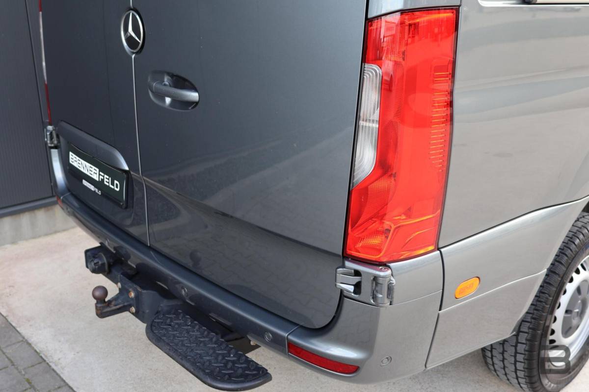 Mercedes-Benz Sprinter Mercedes Sprinter bestel 319 1.9 CDI L2H2 / LED / Geveerde Stoel / Groot Navi / Leer / Camera