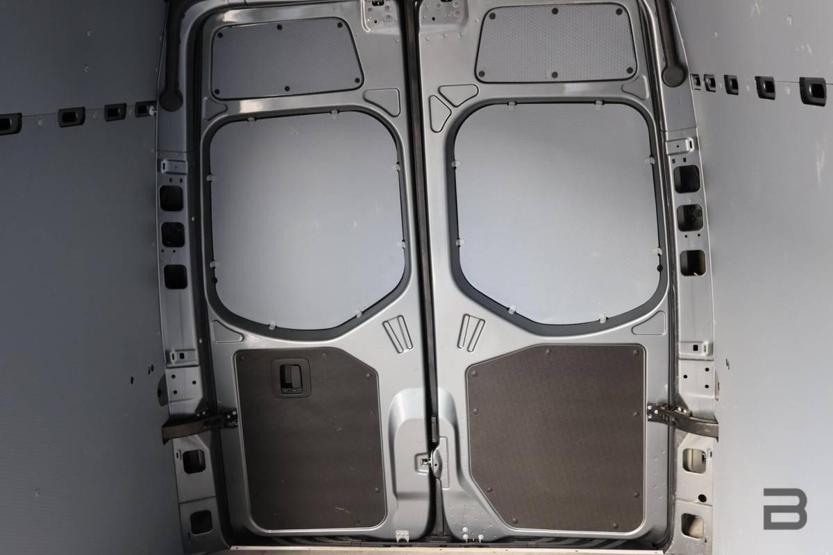 Mercedes-Benz Sprinter Mercedes Sprinter bestel 319 1.9 CDI L2H2 / LED / Geveerde Stoel / Groot Navi / Leer / Camera