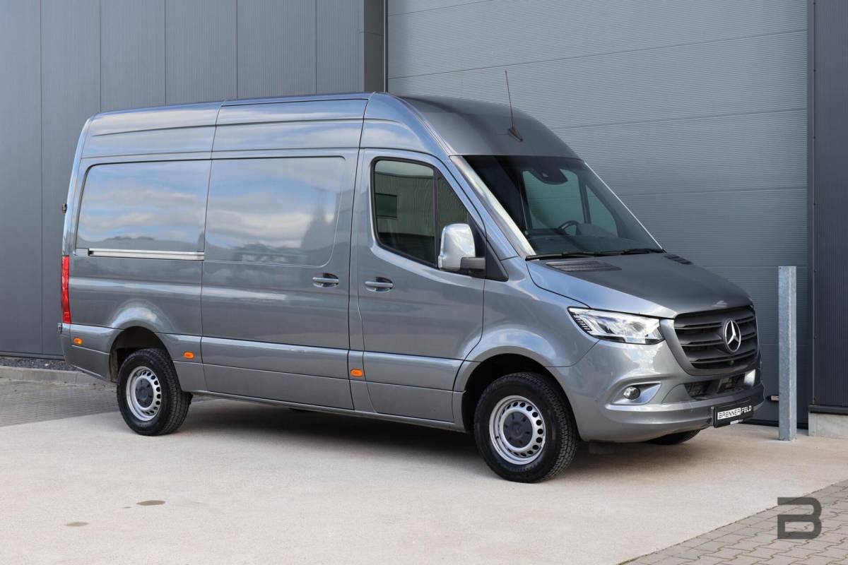 Mercedes-Benz Sprinter Mercedes Sprinter bestel 319 1.9 CDI L2H2 / LED / Geveerde Stoel / Groot Navi / Leer / Camera