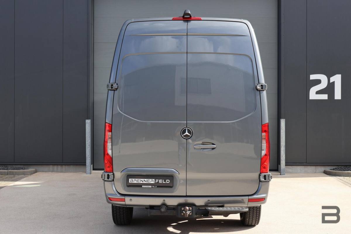 Mercedes-Benz Sprinter Mercedes Sprinter bestel 319 1.9 CDI L2H2 / LED / Geveerde Stoel / Groot Navi / Leer / Camera