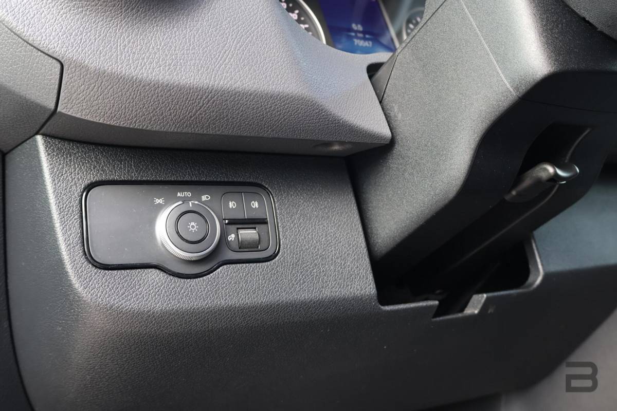 Mercedes-Benz Sprinter Mercedes Sprinter bestel 319 1.9 CDI L2H2 / LED / Geveerde Stoel / Groot Navi / Leer / Camera