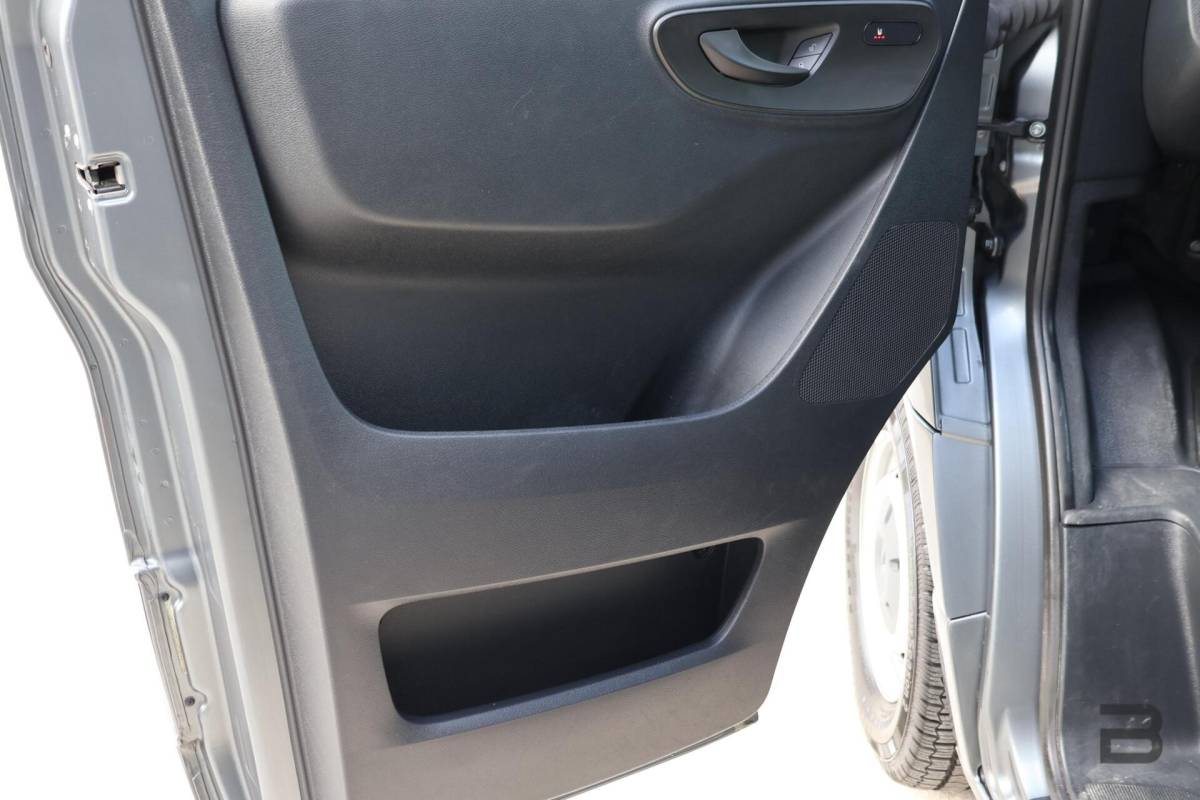 Mercedes-Benz Sprinter Mercedes Sprinter bestel 319 1.9 CDI L2H2 / LED / Geveerde Stoel / Groot Navi / Leer / Camera