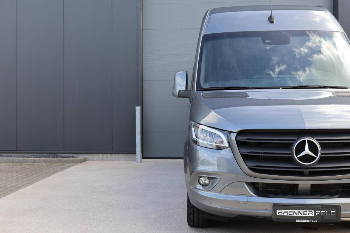 Mercedes-Benz Sprinter Mercedes Sprinter bestel 319 1.9 CDI L2H2 / LED / Geveerde Stoel / Groot Navi / Leer / Camera