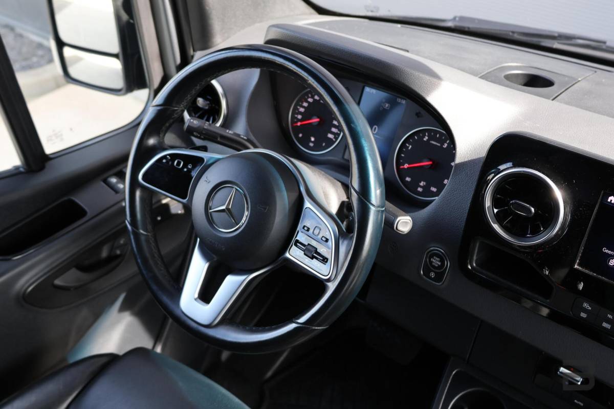 Mercedes-Benz Sprinter Mercedes Sprinter bestel 319 1.9 CDI L2H2 / LED / Geveerde Stoel / Groot Navi / Leer / Camera