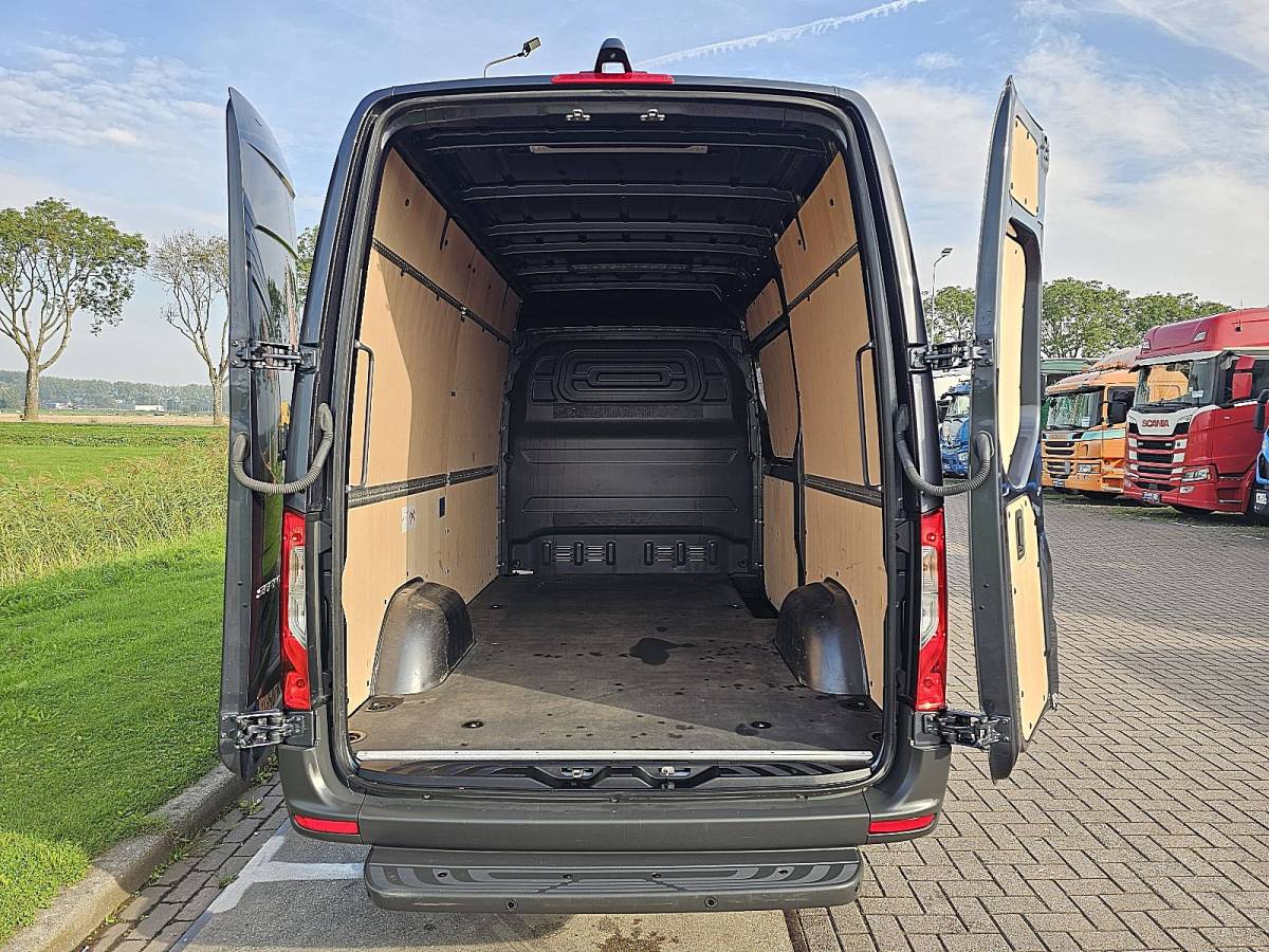 Mercedes-Benz Sprinter MERCEDES-BENZ SPRINTER 317 L2H2 Mbux10 LED Automaat Camera Navi PDC BPM Vrij Nieuw Model Cruise Control Airco Euro6 170 PK!