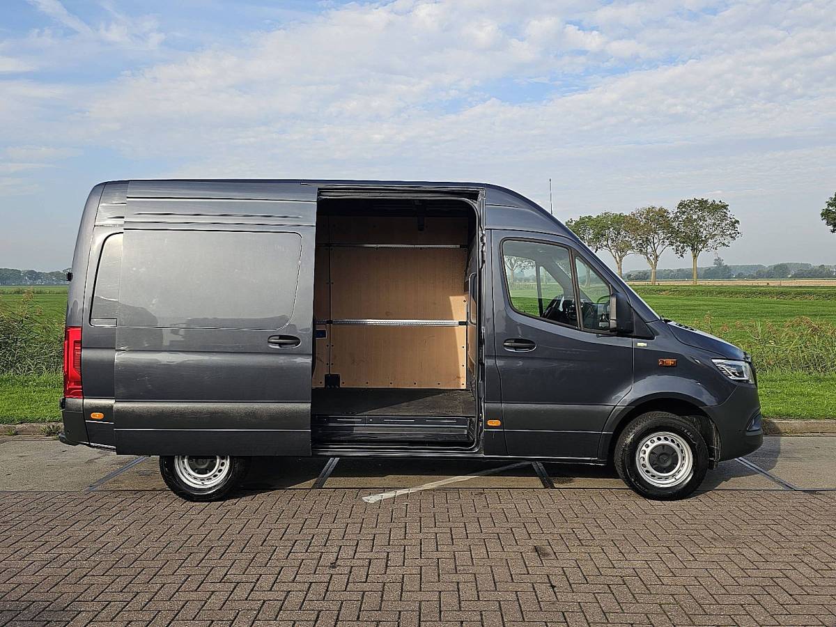 Mercedes-Benz Sprinter MERCEDES-BENZ SPRINTER 317 L2H2 Mbux10 LED Automaat Camera Navi PDC BPM Vrij Nieuw Model Cruise Control Airco Euro6 170 PK!