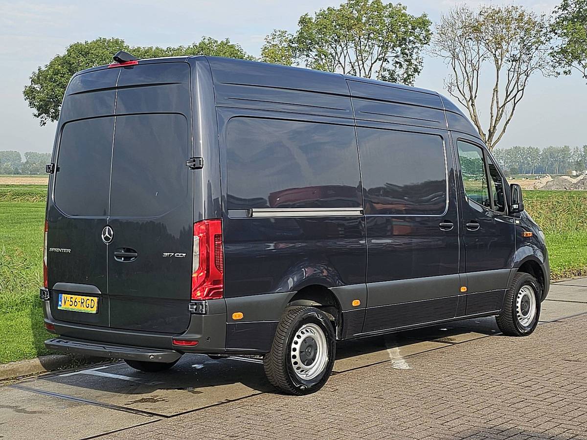 Mercedes-Benz Sprinter MERCEDES-BENZ SPRINTER 317 L2H2 Mbux10 LED Automaat Camera Navi PDC BPM Vrij Nieuw Model Cruise Control Airco Euro6 170 PK!