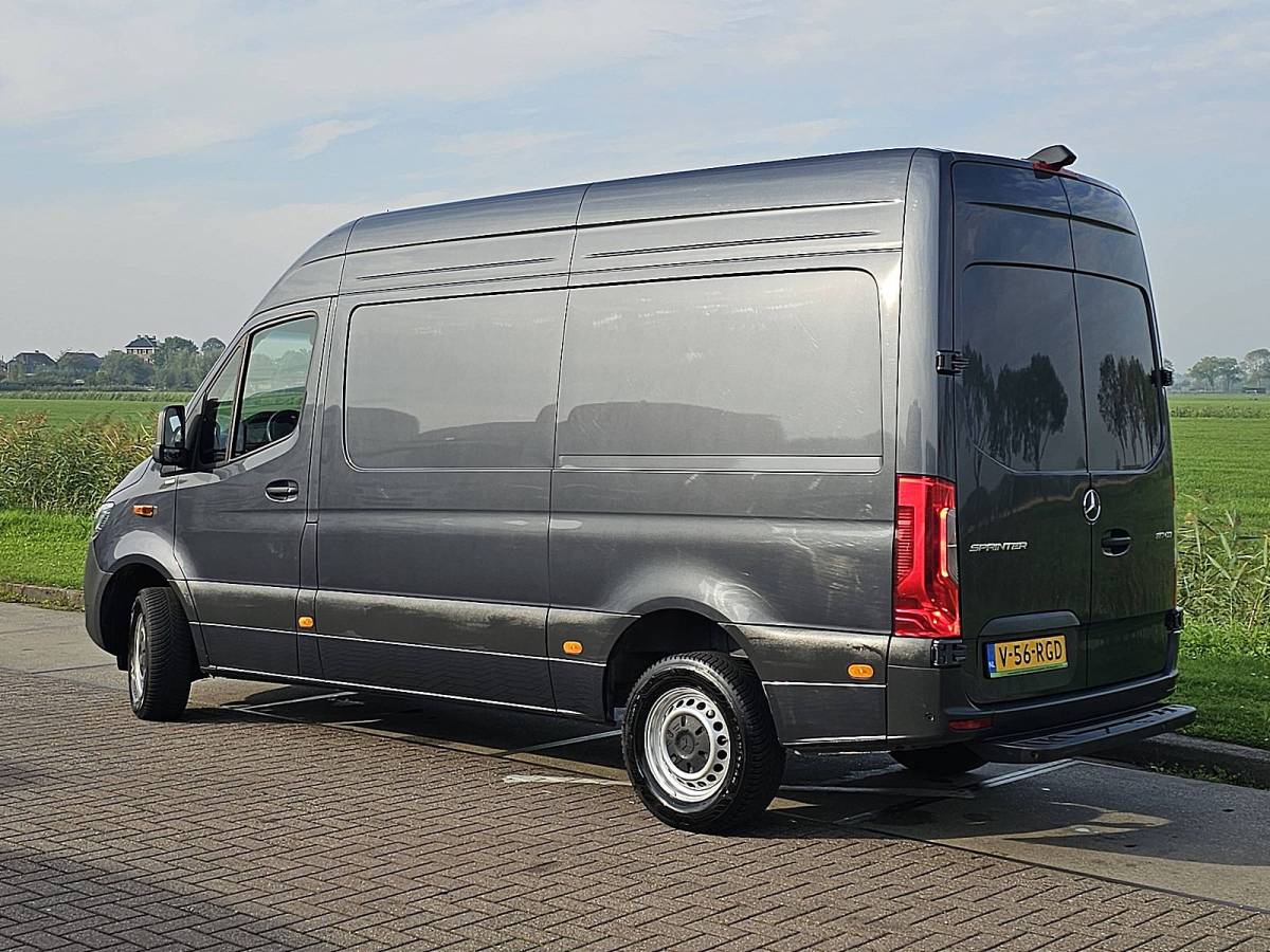 Mercedes-Benz Sprinter MERCEDES-BENZ SPRINTER 317 L2H2 Mbux10 LED Automaat Camera Navi PDC BPM Vrij Nieuw Model Cruise Control Airco Euro6 170 PK!