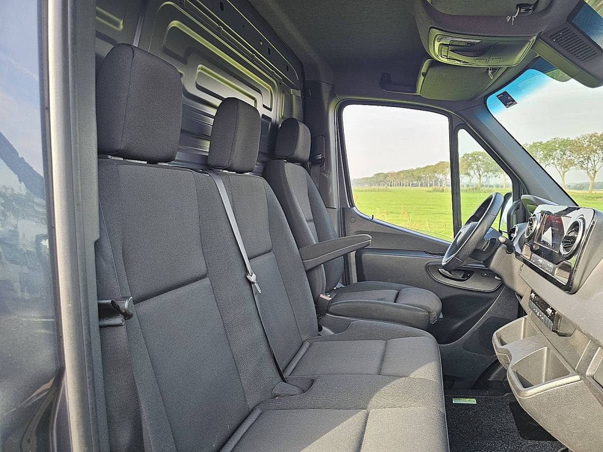 Mercedes-Benz Sprinter MERCEDES-BENZ SPRINTER 317 L2H2 Mbux10 LED Automaat Camera Navi PDC BPM Vrij Nieuw Model Cruise Control Airco Euro6 170 PK!