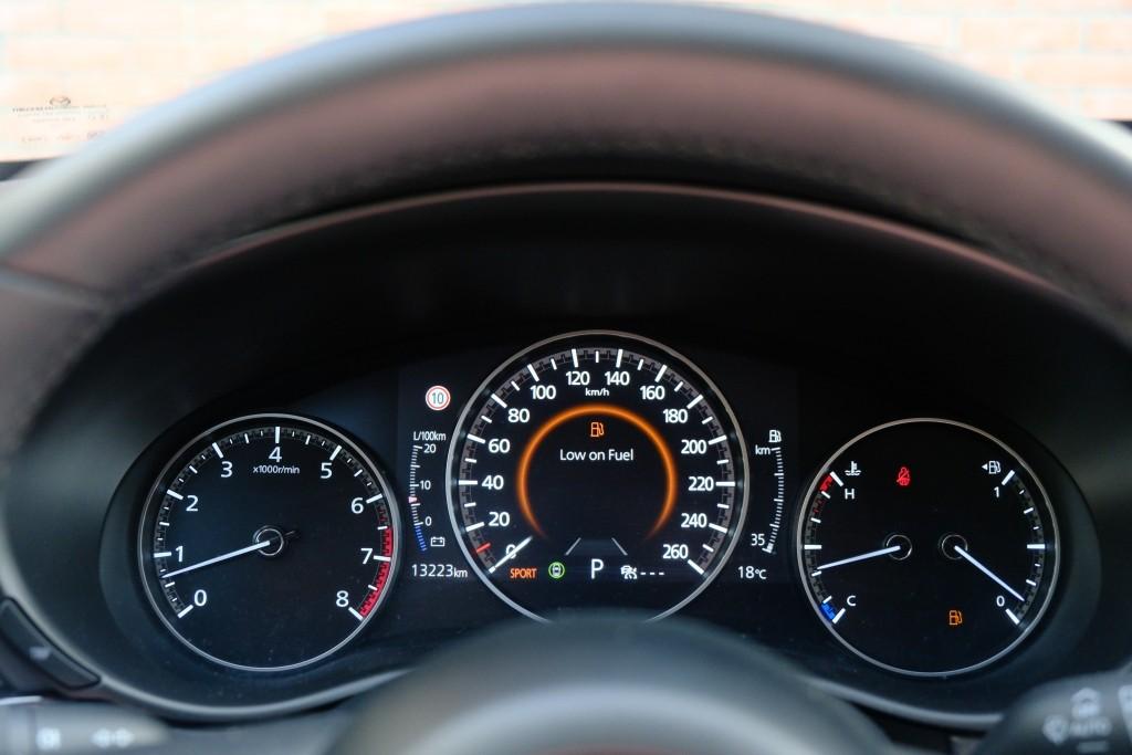 Mazda CX-30 Mazda CX-30 2.5 e-SkyActiv-G M Hybrid 140pk Aut. Nagisa – Head-up display – Bose – Adaptieve cruise – Achteruitrijcamera – Dodehoekdetectie – Stoelverwarming – Elektrische achterklep – Keyless