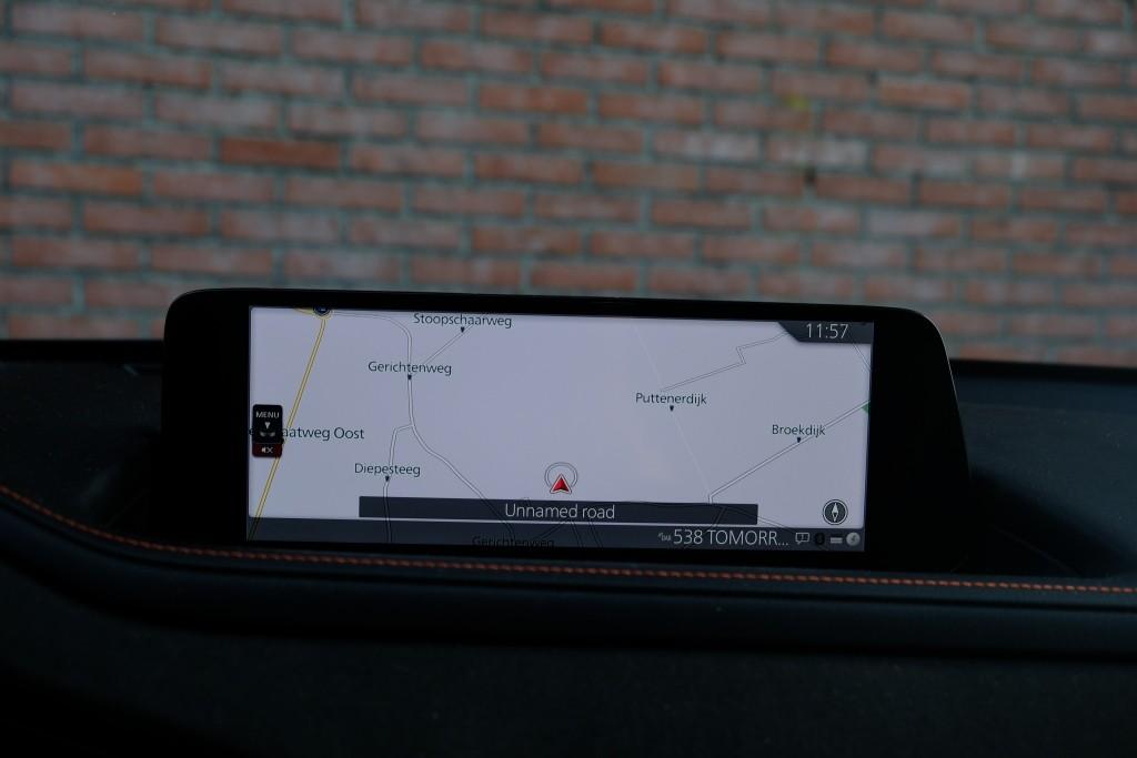 Mazda CX-30 Mazda CX-30 2.5 e-SkyActiv-G M Hybrid 140pk Aut. Nagisa – Head-up display – Bose – Adaptieve cruise – Achteruitrijcamera – Dodehoekdetectie – Stoelverwarming – Elektrische achterklep – Keyless