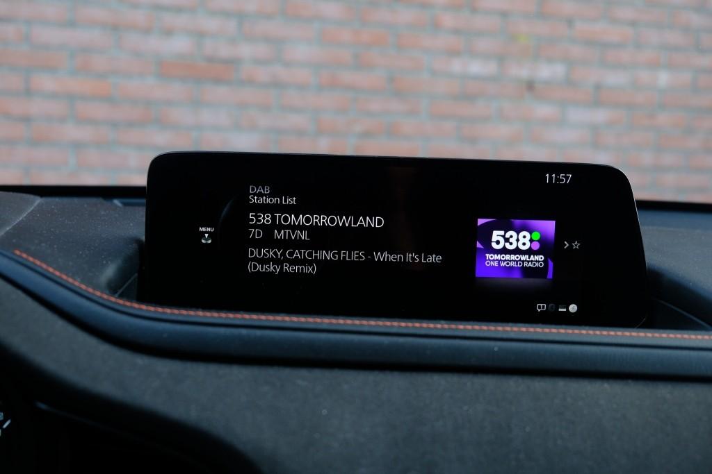 Mazda CX-30 Mazda CX-30 2.5 e-SkyActiv-G M Hybrid 140pk Aut. Nagisa – Head-up display – Bose – Adaptieve cruise – Achteruitrijcamera – Dodehoekdetectie – Stoelverwarming – Elektrische achterklep – Keyless